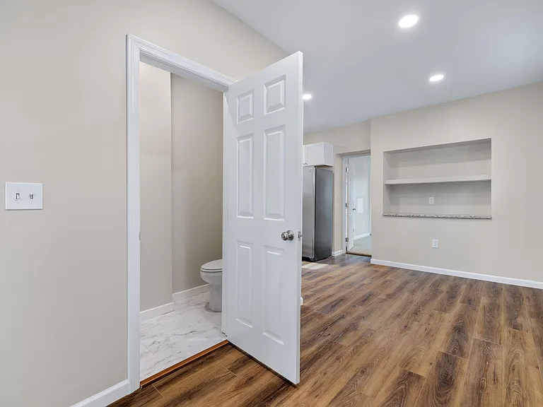 3170 McRoberts Rd #3/25 — Photo 6