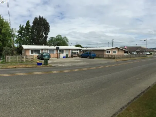 2180 Marion St, North Bend, OR 97459