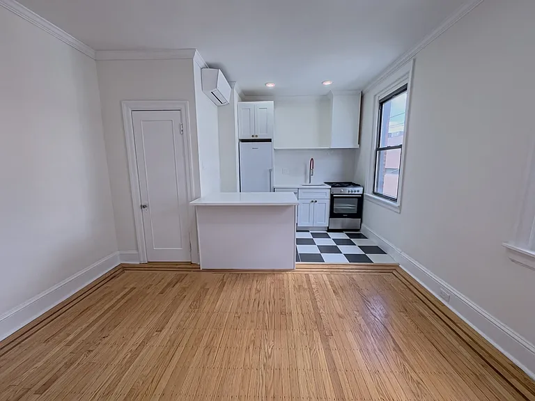 1221 N Franklin St #3F — Photo 8