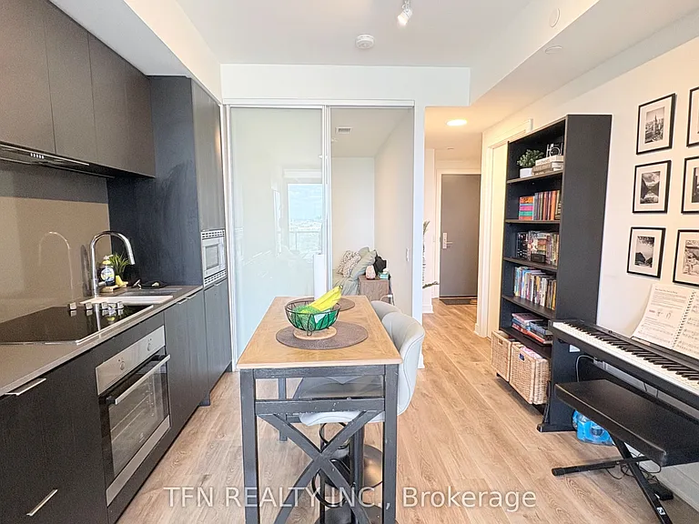 86 Dundas St E #1611 — Photo 6
