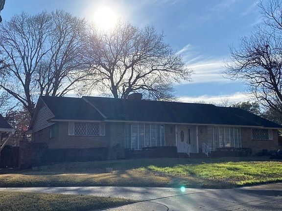 5th image of 914 Stillmeadow Rd