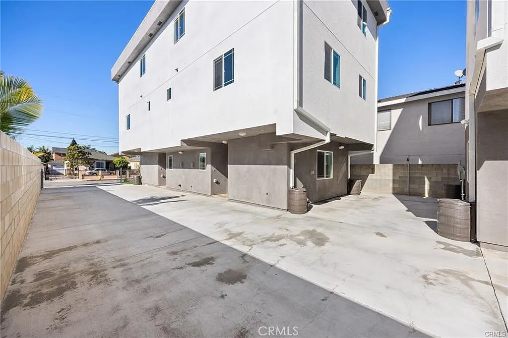 4 bed, 1800 sqft, $4,150 — Photo 4