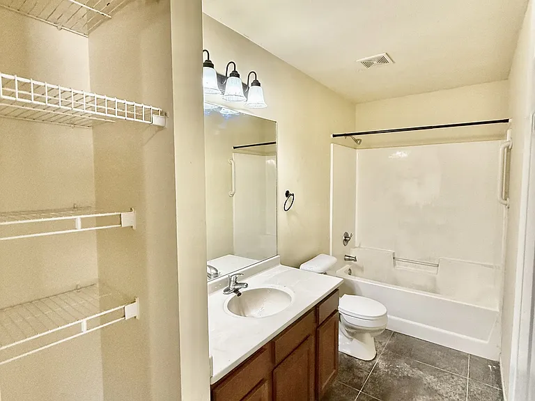 510 Pine St — Photo 9