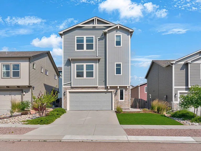 897 Technology Ct — Photo 1