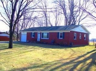 160 Floral Acres Dr, Tipp City, OH 45371