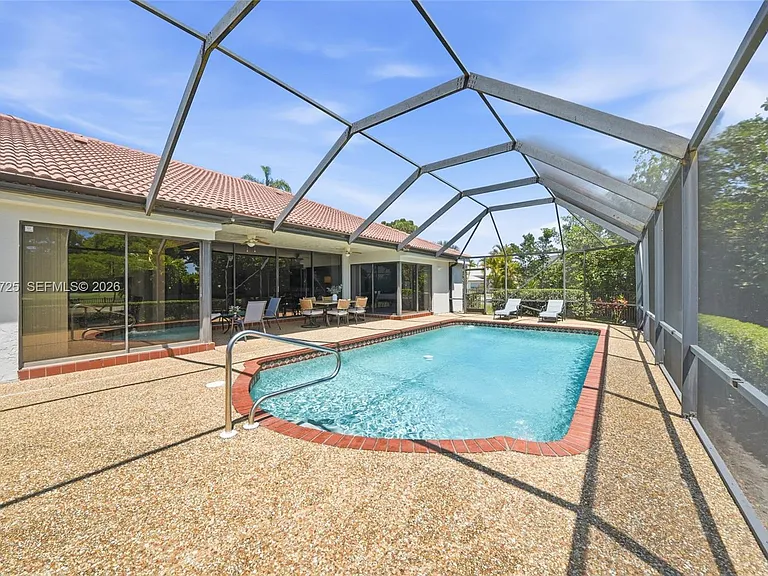 11008 Boca Woods Ln — Photo 37