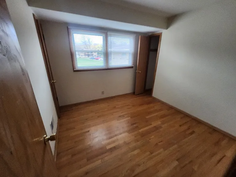 5337 Eastway #4 — Photo 7