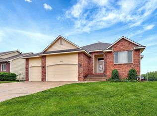 605 S Wrenfield Dr, Andover, KS 67002