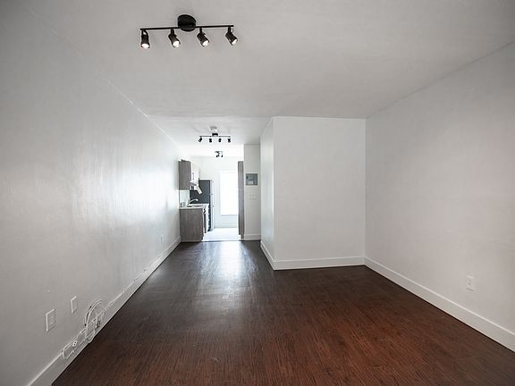 4th image of 1044 Pennsylvania Ave APT 7