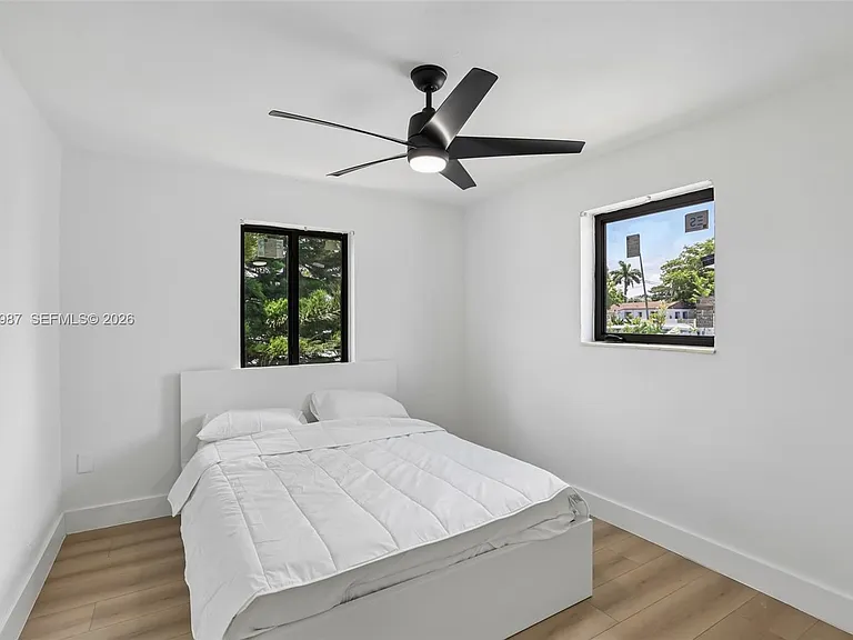 6595 SW 31st St — Photo 23
