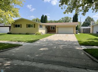 2206 19th St S, Moorhead, MN 56560