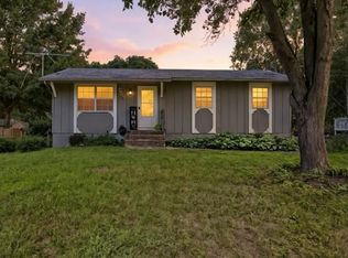 605 NE Sunnybrook Dr, Blue Springs, MO 64014