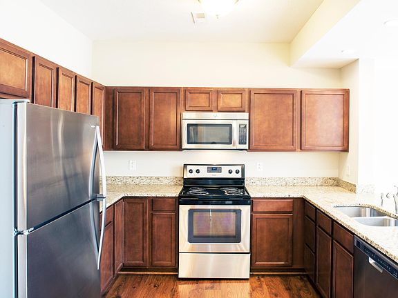 3rd image of 551 Gayle Dr