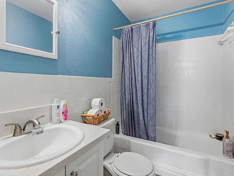 2910 Medical Arts St #106 — Photo 14