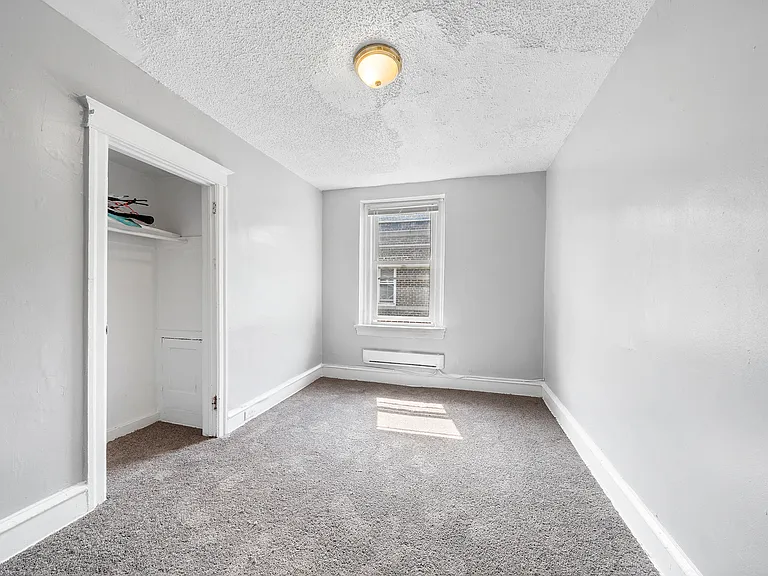 Avondale Apartments — Photo 5