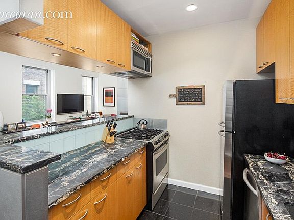 4th image of 464 Columbus Ave APT 2B