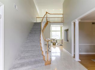1687 Stonebridge Dr S, Ann Arbor, MI