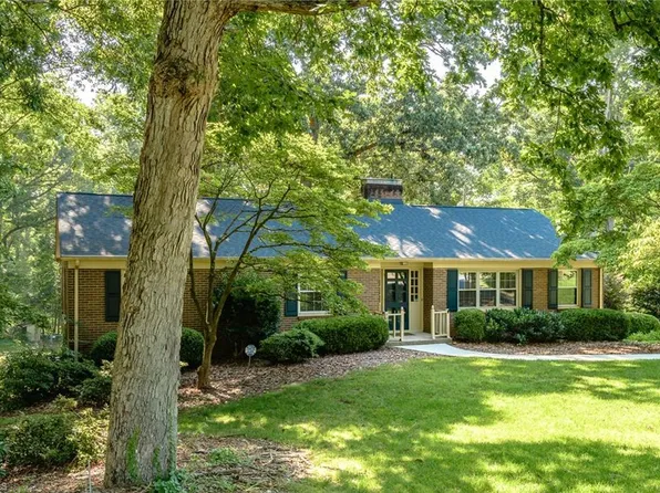 705 Longbow Rd, Winston Salem, NC 27104