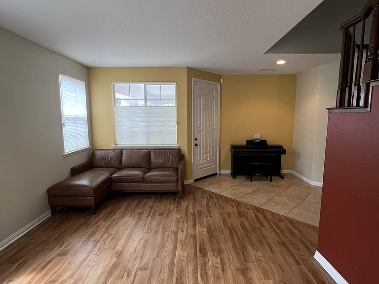 42251 Harwick Ln — Photo 9