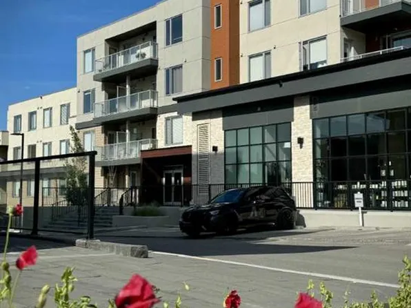 30 W Shawnee Cmn SW #208, Calgary, AB T2Y 0R1