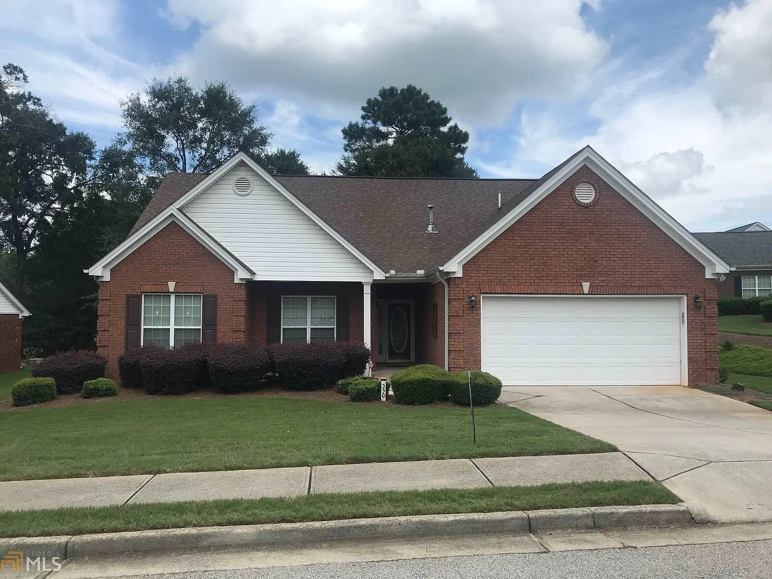 350 Crossroads Dr photo 1