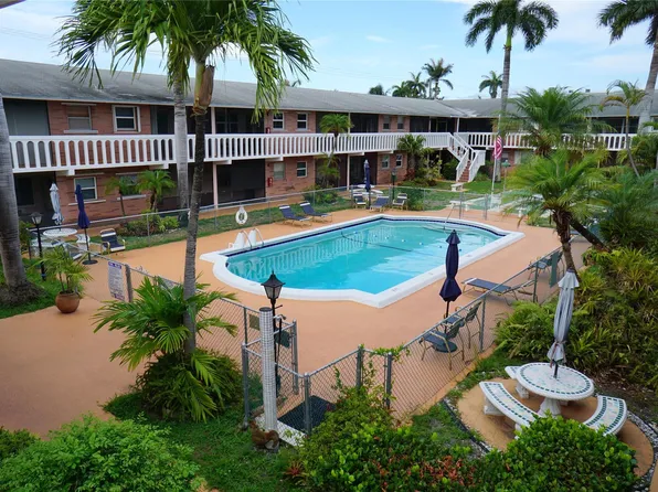 160 NE 8th Avenue #25 B, Hallandale Beach, FL 33009