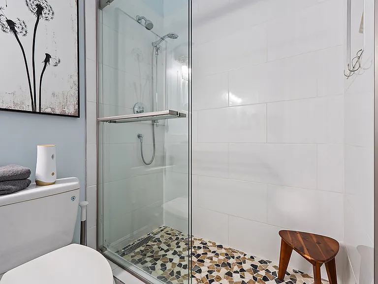 310 SE Denver Ave #2 — Photo 24