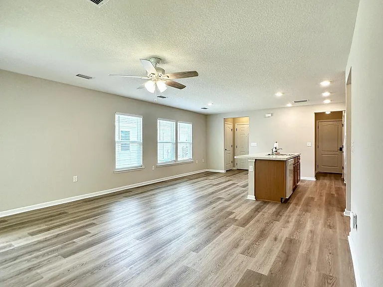 227 Sawmill Landing Dr — Photo 16
