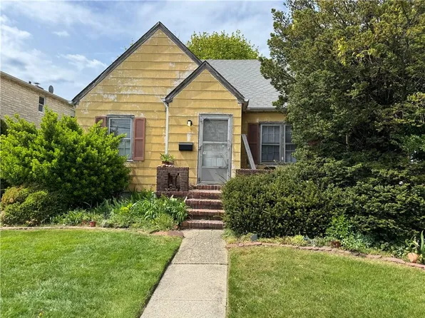 1421 Hillside Ave, New Hyde Park, NY 11040