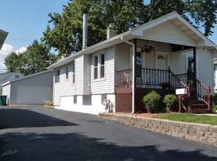 919 Waverly Pl, Joliet, IL 60435