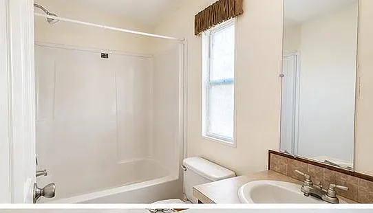 402 SW 12th St — Photo 7