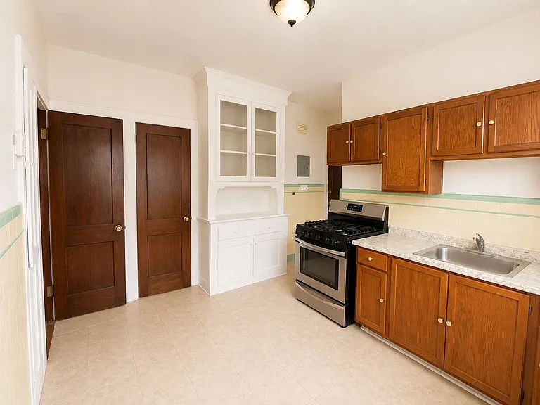 156 Carolina Ave #1R — Photo 6