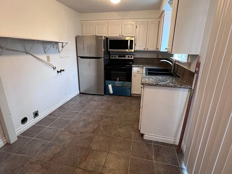 268-34th Ave 4-Plex — Photo 4
