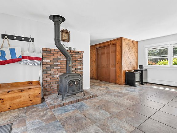 3rd image of 141 Fickett Road