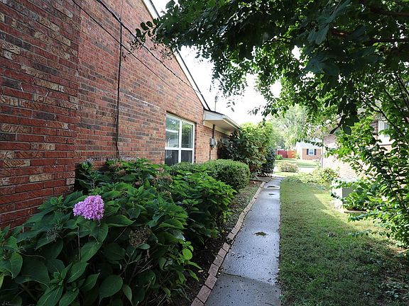 3rd image of 2511 Middleground Dr N