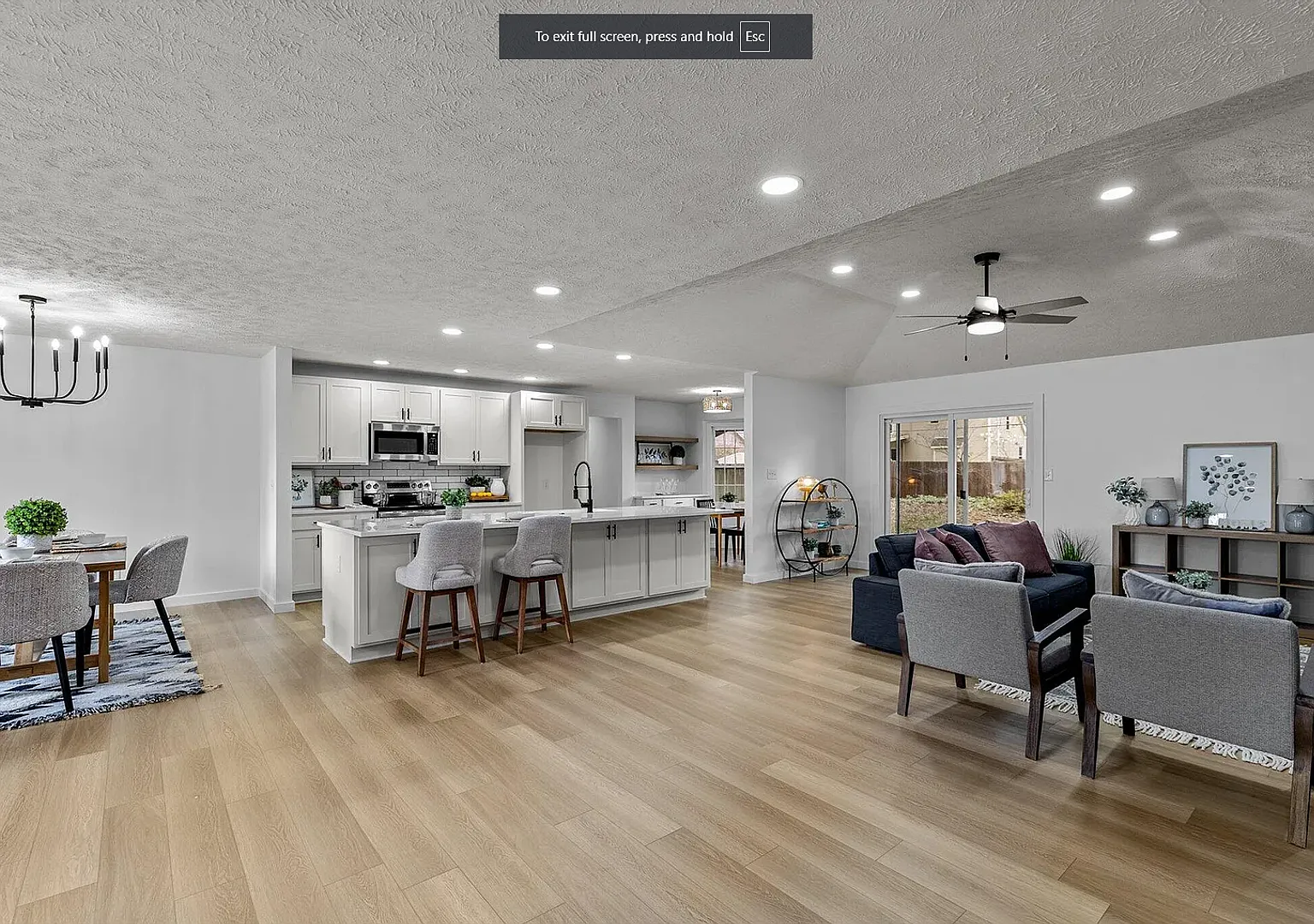 Welcome to your dream home! 4 bedroom 3 bathroom — Photo 3