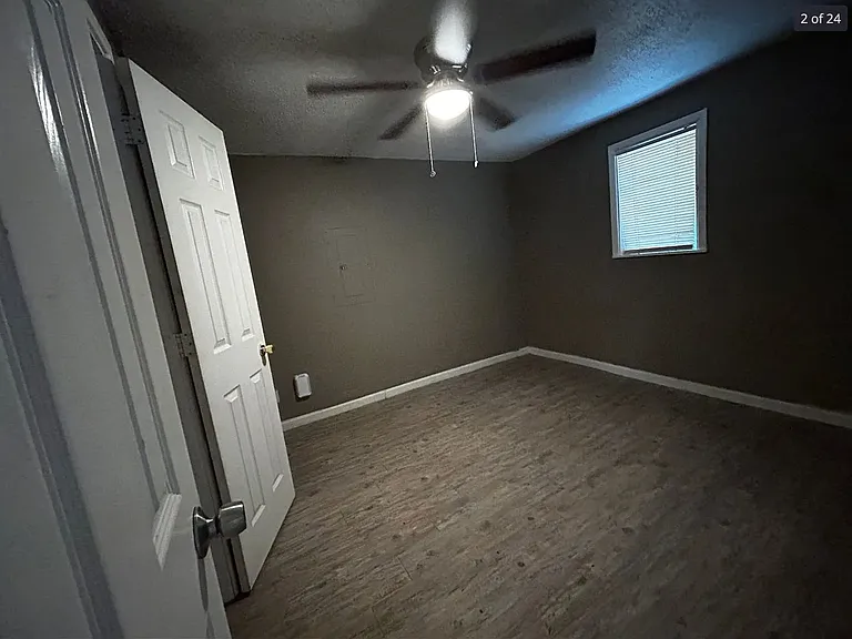 210 Avenue L — Photo 6