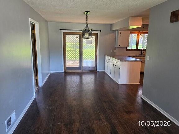 3rd image of 602 West St