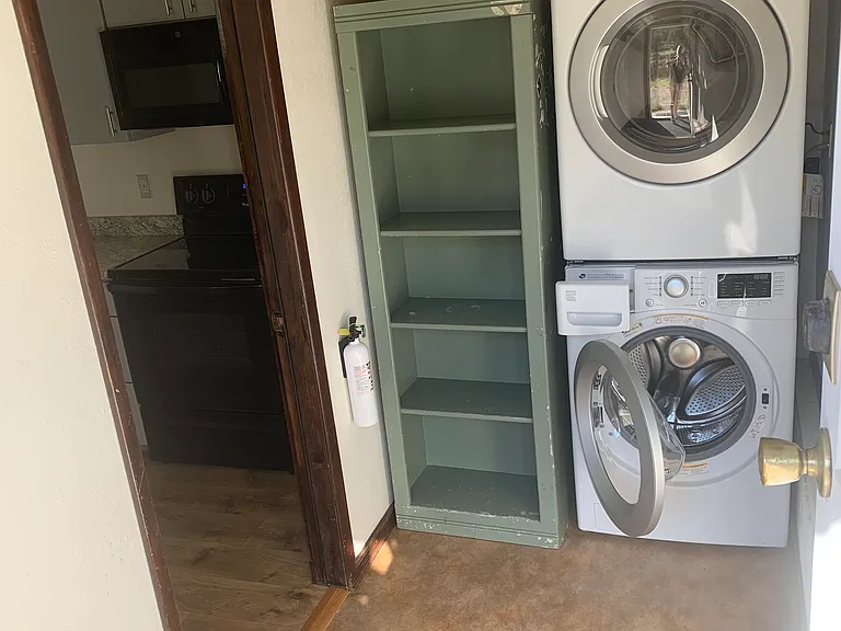 Entryway with washer/dryer/storage