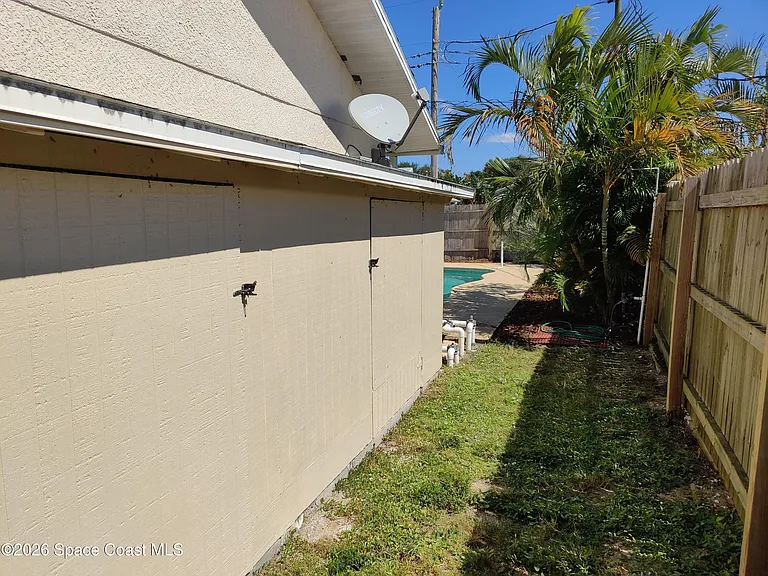 2330 Jason St — Photo 30