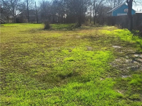 505 Cleveland St, Seadrift, TX 77983