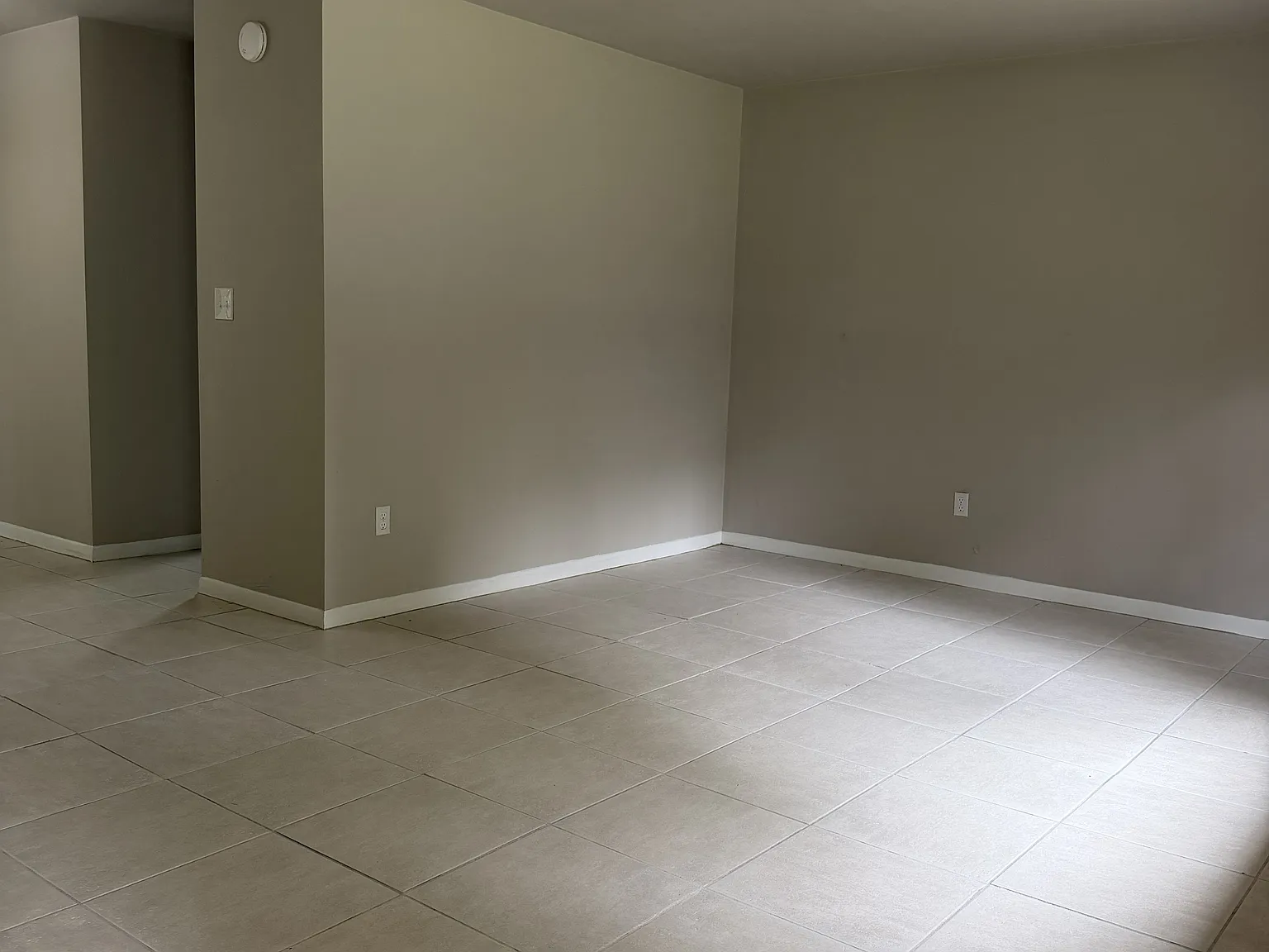 3 bed, 1226 sqft, $2,000 — Photo 4