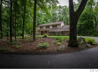 6370 Woodfern Dr, Emmaus, PA 18049