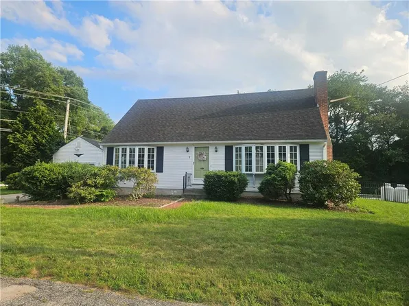 1 Brookdale Dr, Ashaway, RI 02804