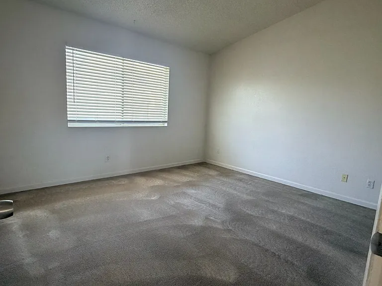 2051 Candice Ave — Photo 10