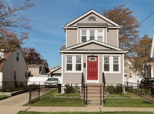 21 Cambridge St, Valley Stream, NY 11581