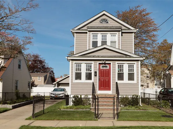 21 Cambridge St, Valley Stream, NY 11581