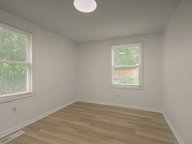 7800 Jefferson St — Photo 19