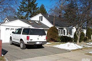 1st image of 141 Moore Ave