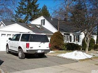 141 Moore Ave, Massapequa Park, NY 11762